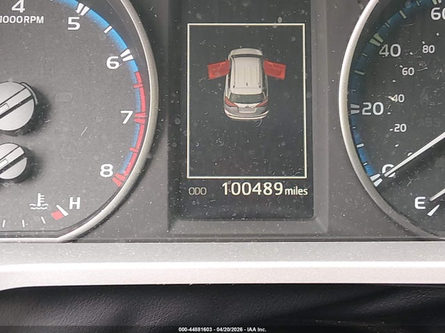 JTMZFREV7HJ137845 Toyota RAV4 LE