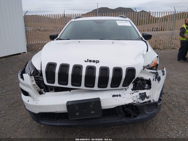 1C4PJLAB5HW535699 Jeep Cherokee Altitude Fwd