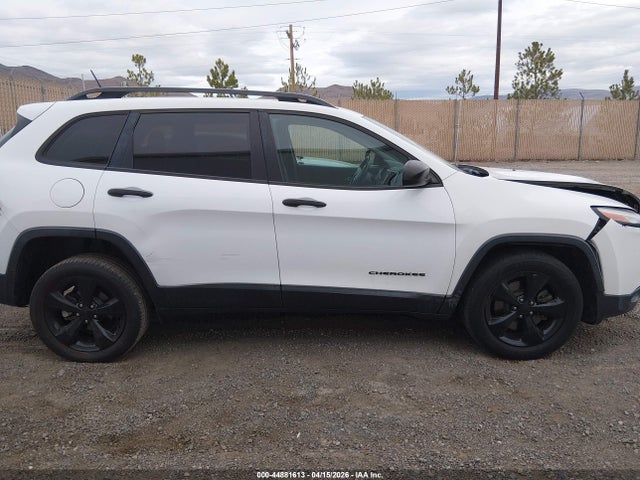 1C4PJLAB5HW535699 Jeep Cherokee Altitude Fwd