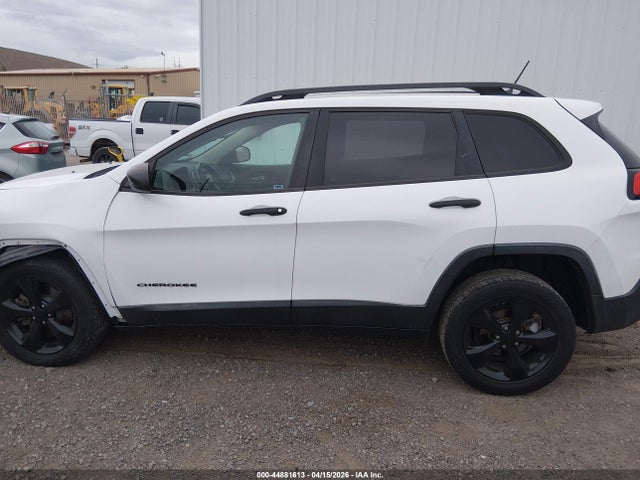 1C4PJLAB5HW535699 Jeep Cherokee Altitude Fwd