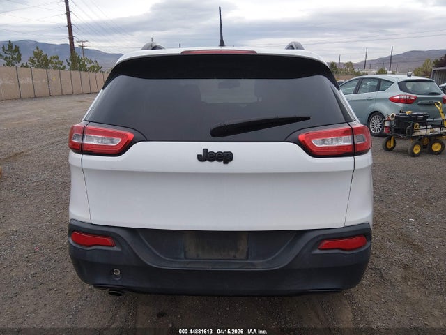1C4PJLAB5HW535699 Jeep Cherokee Altitude Fwd