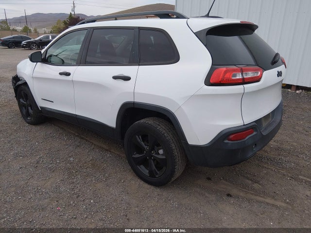 1C4PJLAB5HW535699 Jeep Cherokee Altitude Fwd