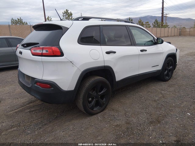 1C4PJLAB5HW535699 Jeep Cherokee Altitude Fwd
