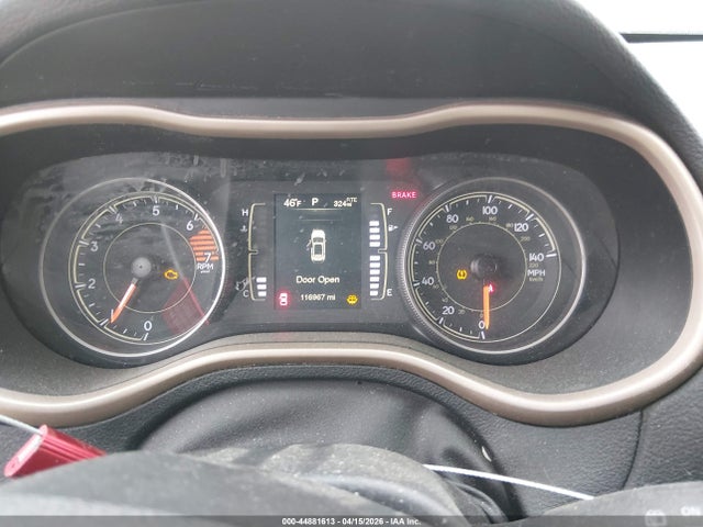 1C4PJLAB5HW535699 Jeep Cherokee Altitude Fwd