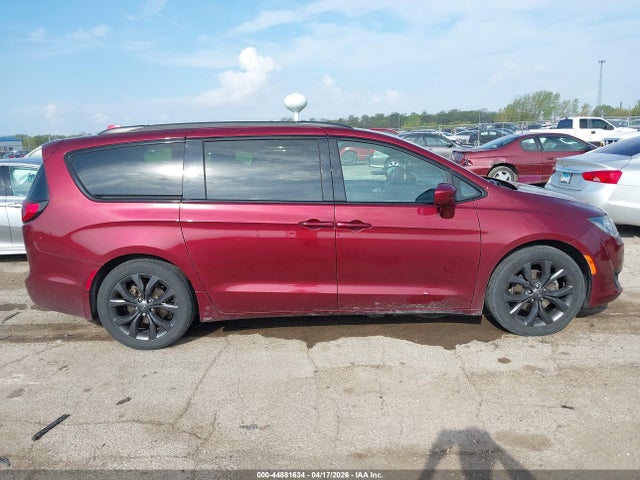 2019 Chrysler Pacifica Touring L მანქანა იყიდება აუქციონზე, vin: 2C4RC1BGXKR583636, აუქციონის ნომერი: 44881634