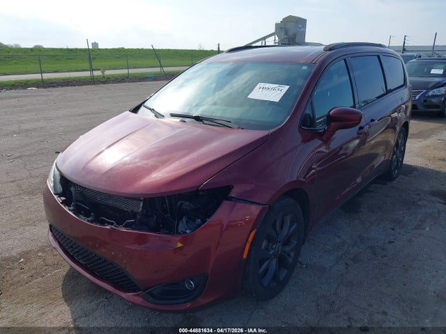 2019 Chrysler Pacifica Touring L მანქანა იყიდება აუქციონზე, vin: 2C4RC1BGXKR583636, აუქციონის ნომერი: 44881634