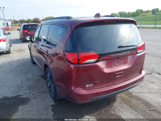 2019 Chrysler Pacifica Touring L მანქანა იყიდება აუქციონზე, vin: 2C4RC1BGXKR583636, აუქციონის ნომერი: 44881634