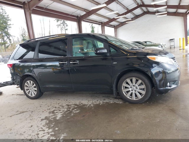 5TDDZ3DC9HS182495 Toyota Sienna Xle 7 Passenger