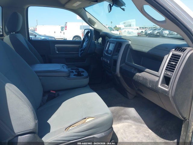 44881662 :رقم المزاد ، 3C6JR6DG5KG502805 vin ، 2019 Ram 1500 Classic Tradesman  4x2 8' Box مزاد بيع