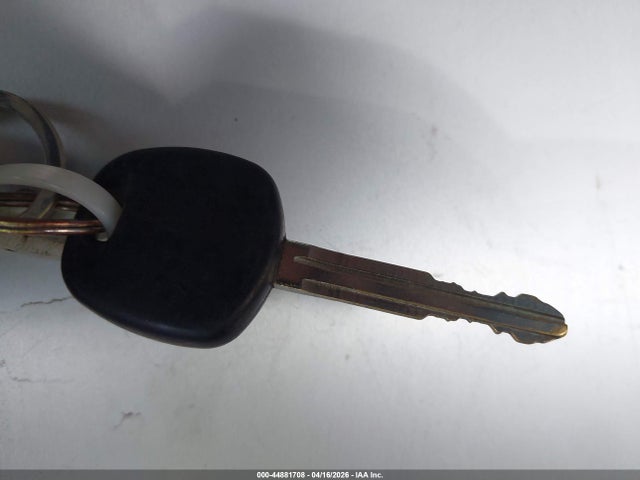 JTMBFREV0GJ060204 Toyota RAV4 LE