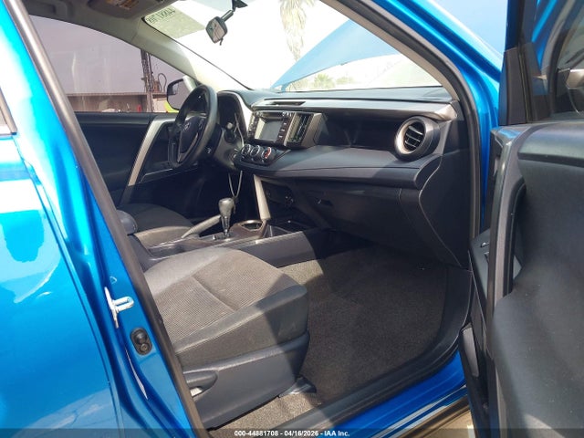 JTMBFREV0GJ060204 Toyota RAV4 LE