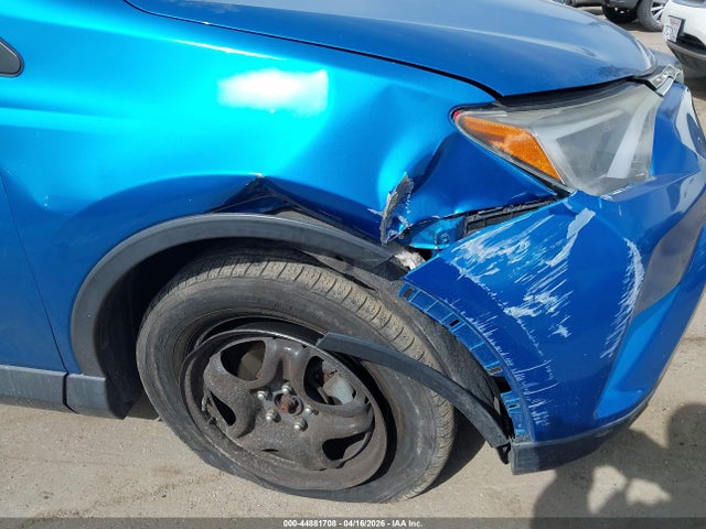 JTMBFREV0GJ060204 Toyota RAV4 LE