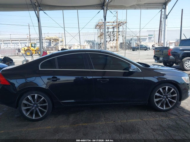 Продажа на аукционе авто 2015 Volvo S60 T6, vin: YV149MFK7F2363166, номер лота: 44881734