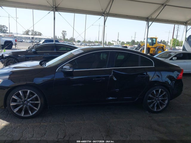 Продажа на аукционе авто 2015 Volvo S60 T6, vin: YV149MFK7F2363166, номер лота: 44881734