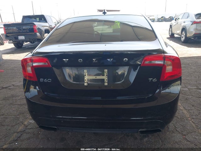 Продажа на аукционе авто 2015 Volvo S60 T6, vin: YV149MFK7F2363166, номер лота: 44881734