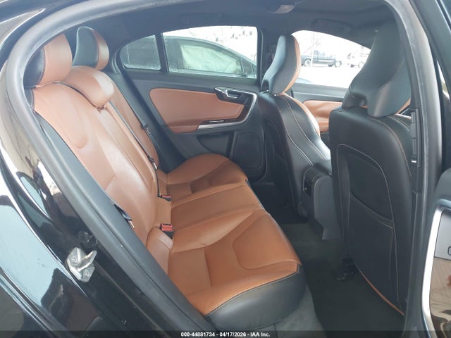 Продажа на аукционе авто 2015 Volvo S60 T6, vin: YV149MFK7F2363166, номер лота: 44881734