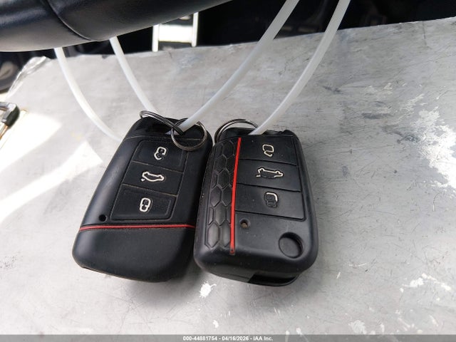 3VW6T7BU9KM217957 Volkswagen Jetta Gli 2.0t 35th Anniversary Edition/2.0t Autobahn/2.0t S