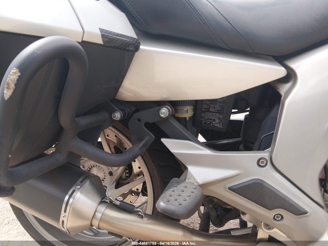 44881755 :رقم المزاد ، WB1061200DZZ24339 vin ، 2013 Bmw K1600 Gtl مزاد بيع