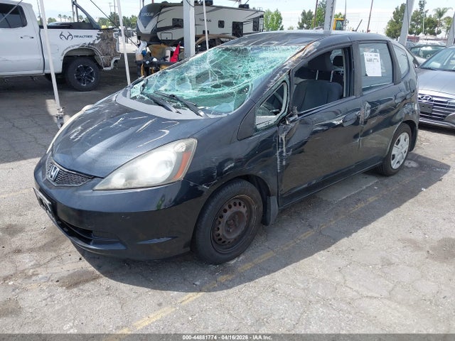 44881774 :رقم المزاد ، JHMGE8H39DC008274 vin ، 2013 Honda Fit مزاد بيع