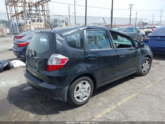 44881774 :رقم المزاد ، JHMGE8H39DC008274 vin ، 2013 Honda Fit مزاد بيع