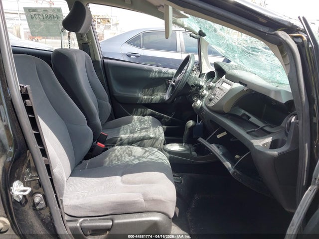 44881774 :رقم المزاد ، JHMGE8H39DC008274 vin ، 2013 Honda Fit مزاد بيع