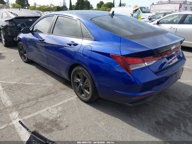 KMHLM4AG8NU313538 Hyundai ELANTRA SEL