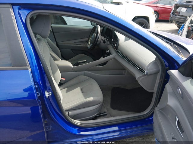 KMHLM4AG8NU313538 Hyundai ELANTRA SEL