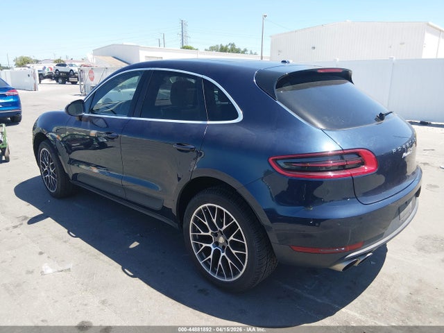 2016 PORSCHE MACAN WP1AB2A50GLB55563 Photo 2