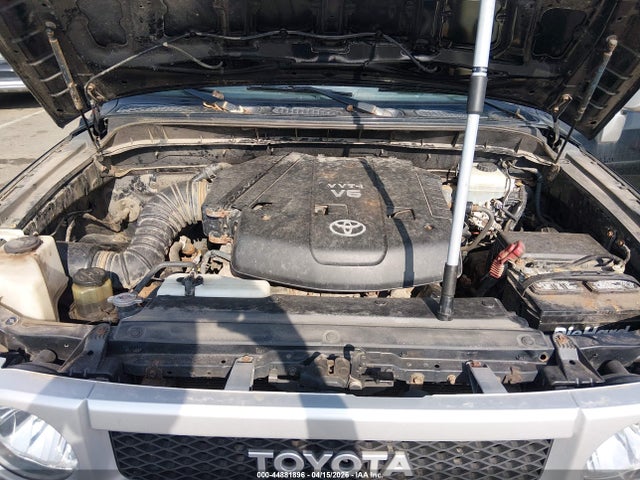 2007 TOYOTA FJ CRUISER JTEBU11F070061070 Photo 9