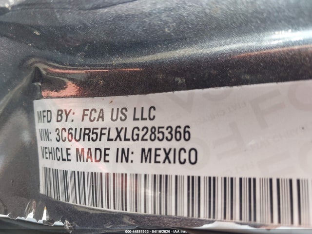 3C6UR5FLXLG285366 RAM 2500 Laramie 4x4 6&#039;4 Box