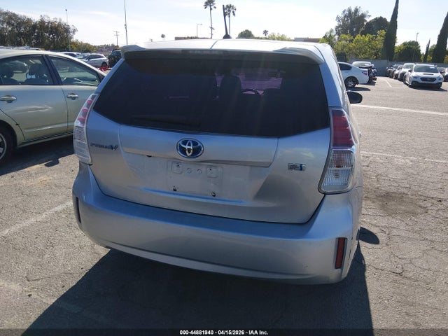 JTDZN3EUXFJ039509 Toyota Prius V Two