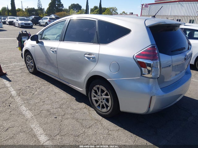 JTDZN3EUXFJ039509 Toyota Prius V Two