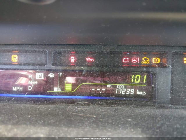JTDZN3EUXFJ039509 Toyota Prius V Two