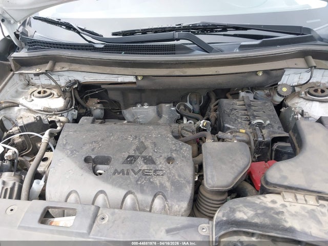 JA4AD3A31JZ039934 Mitsubishi Outlander Se