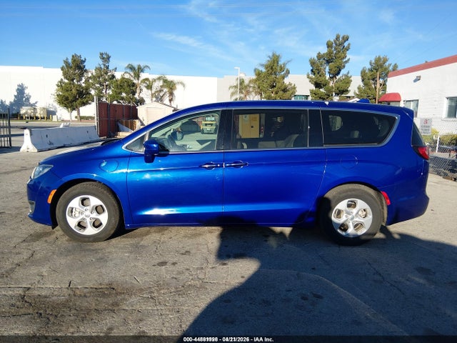 2C4RC1H70JR276238 Chrysler Pacifica Hybrid Touring Plus