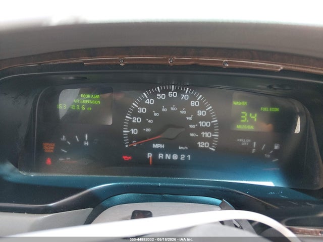 Продаж на аукціоні авто 2000 Lincoln Town Car Signature, vin: 1LNHM82W9YY821162, номер лоту: 44882032