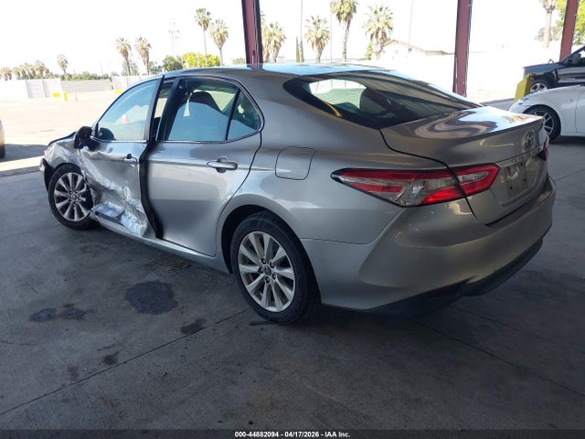 4T1B11HK2JU590306 Toyota CAMRY LE