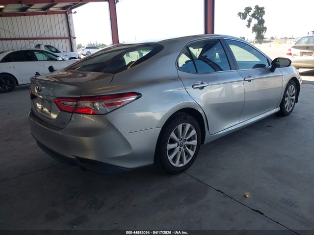 4T1B11HK2JU590306 Toyota CAMRY LE