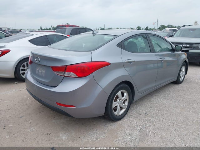 Продажа на аукционе авто 2015 Hyundai Elantra Se, vin: 5NPDH4AE1FH600226, номер лота: 44882097