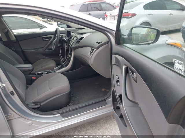 Продажа на аукционе авто 2015 Hyundai Elantra Se, vin: 5NPDH4AE1FH600226, номер лота: 44882097