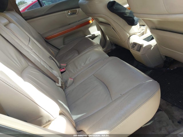 44882102 :رقم المزاد ، 2T2GA31U25C026137 vin ، 2005 Lexus Rx 330 مزاد بيع