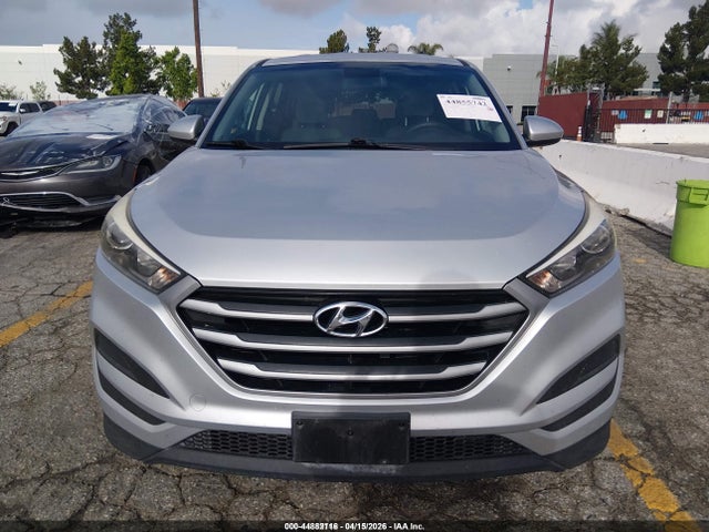 KM8J23A49JU698633 Hyundai TUCSON SE
