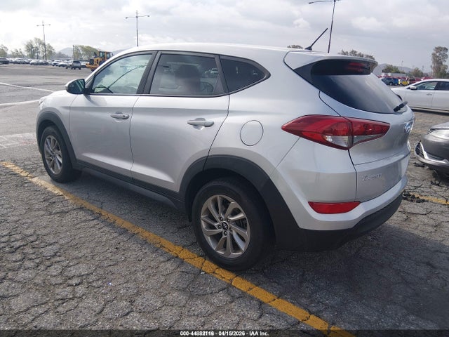 2018 HYUNDAI TUCSON KM8J23A49JU698633 Photo 2