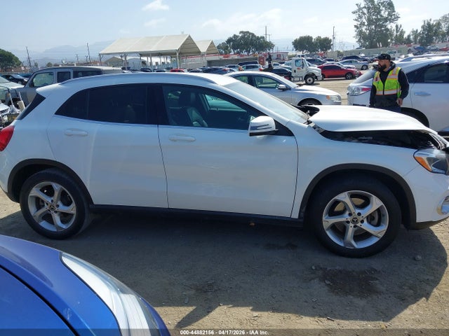 WDCTG4EB1KU018216 Mercedes-Benz GLA 250