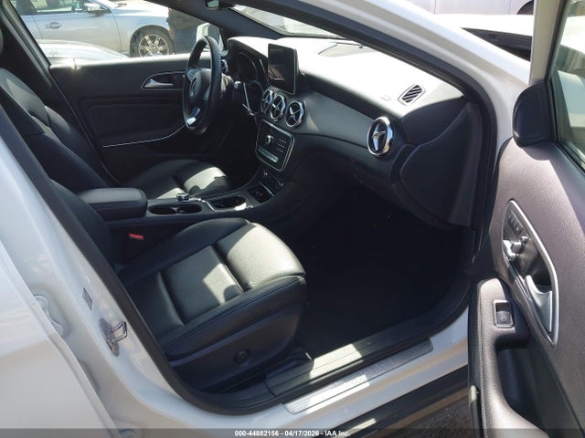 WDCTG4EB1KU018216 Mercedes-Benz GLA 250