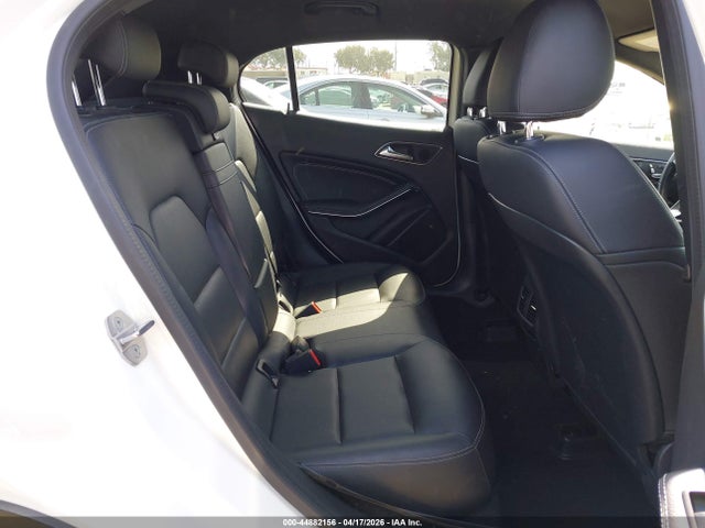 WDCTG4EB1KU018216 Mercedes-Benz GLA 250