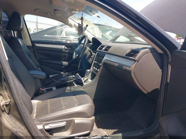 2012 Volkswagen Passat 2.5l Se მანქანა იყიდება აუქციონზე, vin: 1VWBP7A32CC009093, აუქციონის ნომერი: 44882157