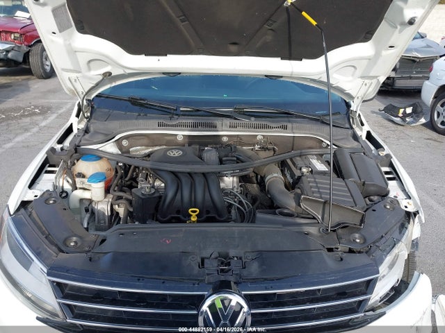3VW2K7AJ8FM216037 Volkswagen Jetta 2.0l S