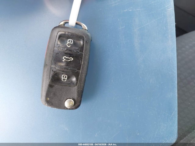 3VW2K7AJ8FM216037 Volkswagen Jetta 2.0l S