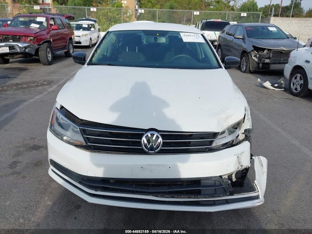 3VW2K7AJ8FM216037 Volkswagen Jetta 2.0l S